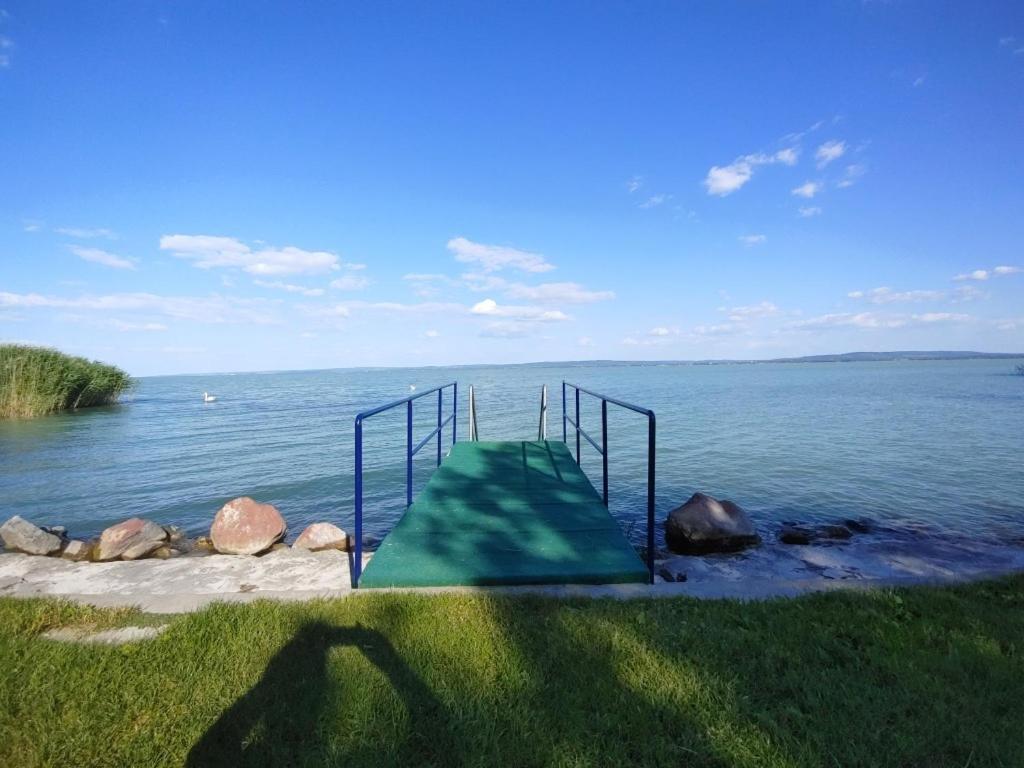 Sir David Balaton Castle Apartmanok Balatonszepezd Bagian luar foto