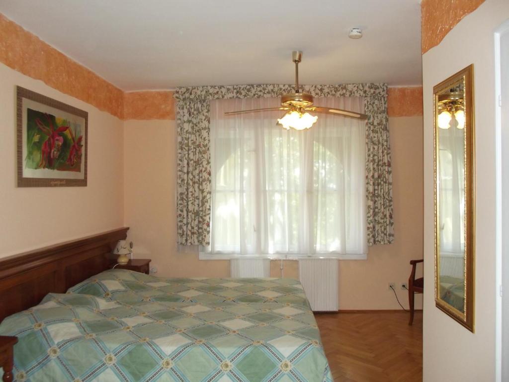 Sir David Balaton Castle Apartmanok Balatonszepezd Ruang foto