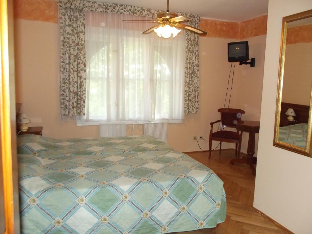 Sir David Balaton Castle Apartmanok Balatonszepezd Ruang foto