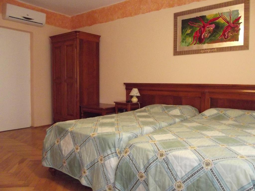 Sir David Balaton Castle Apartmanok Balatonszepezd Ruang foto