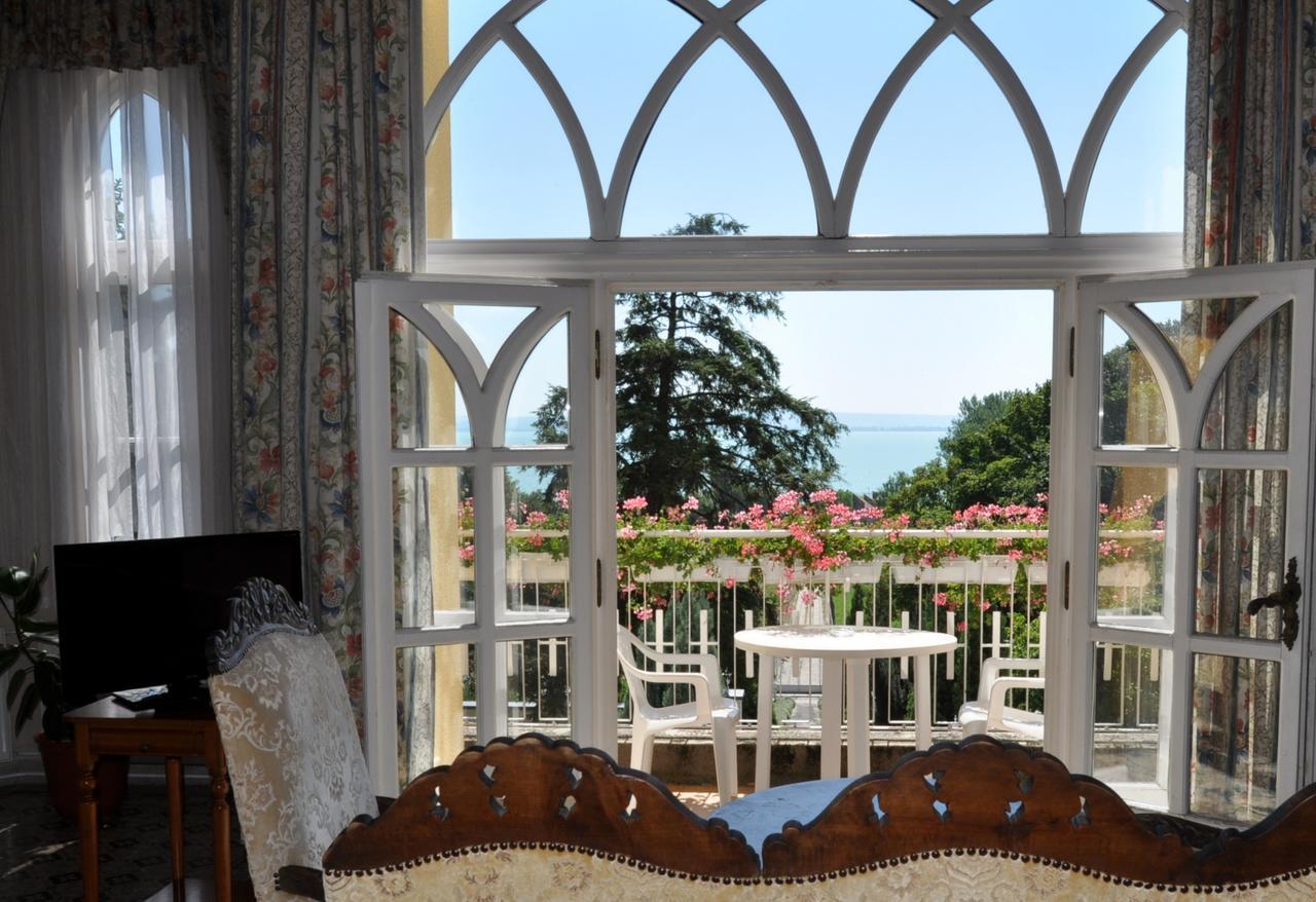 Sir David Balaton Castle Apartmanok Balatonszepezd Bagian luar foto