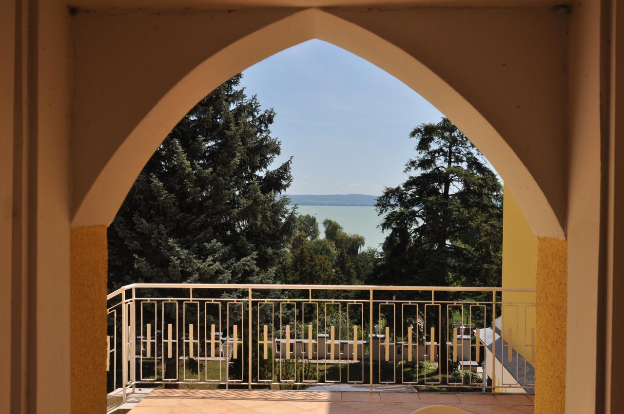 Sir David Balaton Castle Apartmanok Balatonszepezd Bagian luar foto
