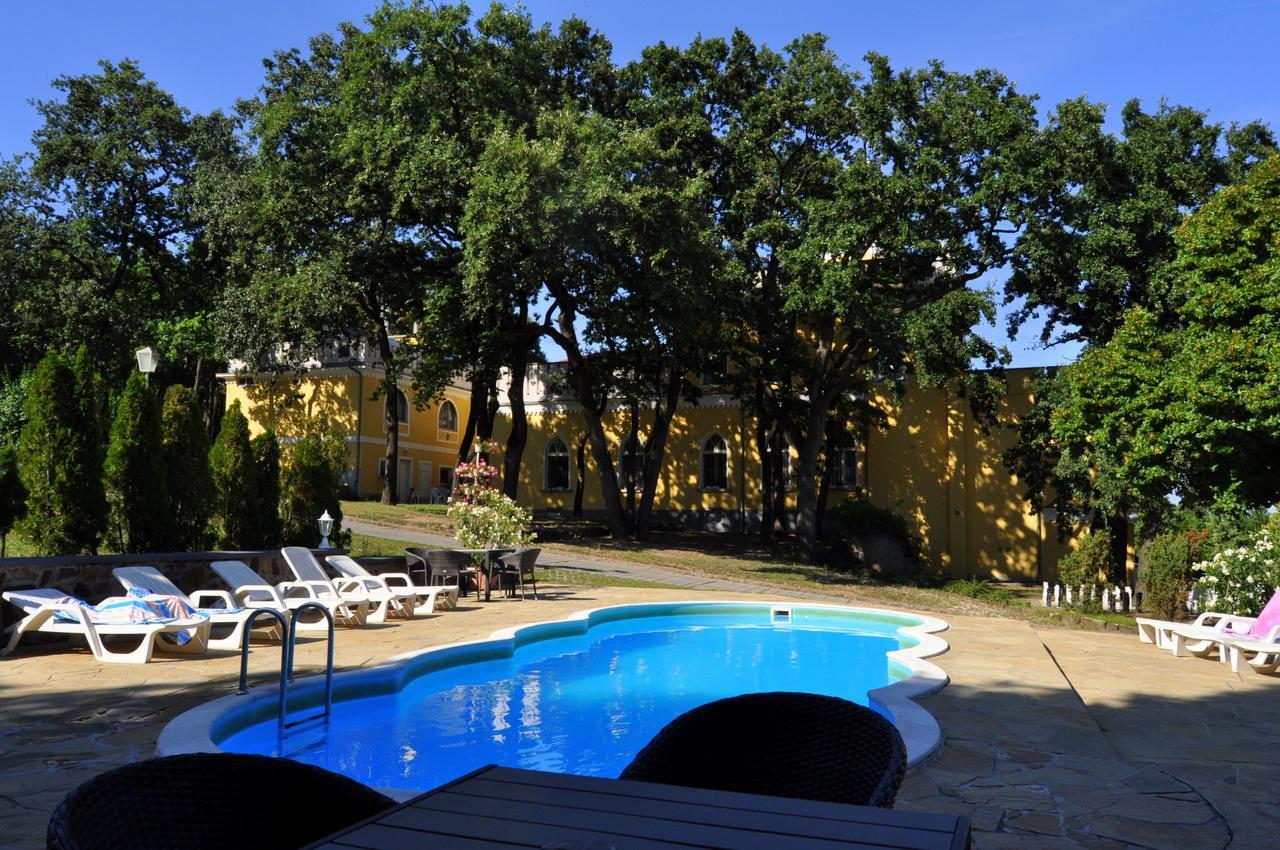 Sir David Balaton Castle Apartmanok Balatonszepezd Bagian luar foto